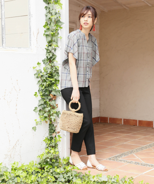 GLOBAL WORK(グローバルワーク)の「2WAYフリンジイヤリング/835628(イヤリング・レディース・ブルー/ベージュ/ブラウン・FREE)」の9枚目の写真