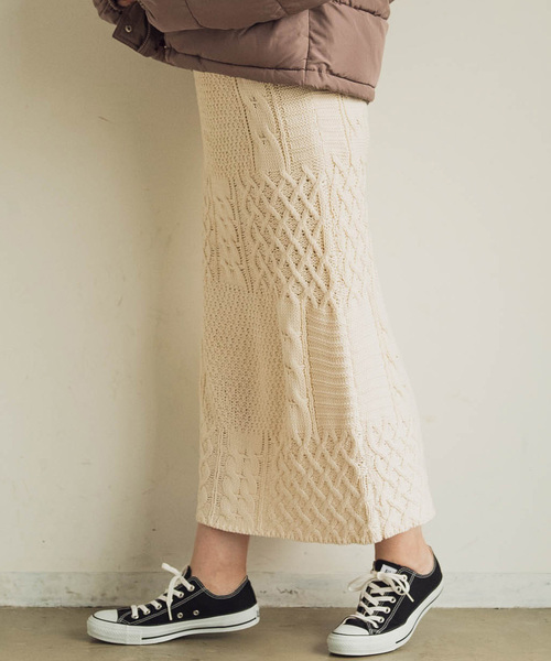 Aunt Marie's(アントマリーズ)の「AUNT MARIE'S ケーブル編みニットロングスカート(スカート・レディース・グレー/モカ/ナチュラル・FREE)」の5枚目の写真