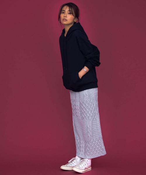 Aunt Marie's(アントマリーズ)の「AUNT MARIE'S ケーブル編みニットロングスカート(スカート・レディース・グレー/モカ/ナチュラル・FREE)」の14枚目の写真