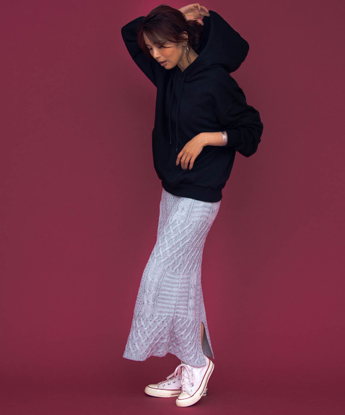 Aunt Marie's(アントマリーズ)の「AUNT MARIE'S ケーブル編みニットロングスカート(スカート・レディース・グレー/モカ/ナチュラル・FREE)」の15枚目の写真