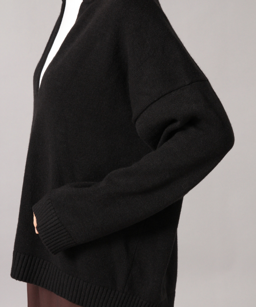 LOWRYS FARM（ローリーズファーム）の「スリットＶニットプルオーバー　852006（ニット/セーター・レディース・アイボリー/ブラック/ブラウン/グリーン・FREE）」の8枚目の写真