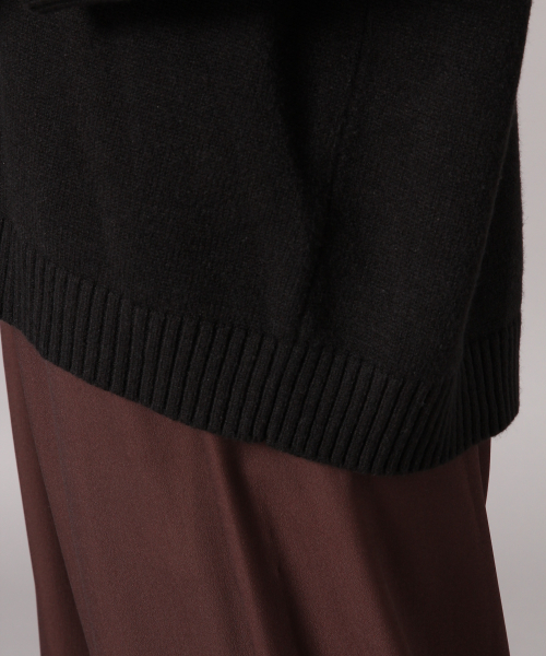 LOWRYS FARM（ローリーズファーム）の「スリットＶニットプルオーバー　852006（ニット/セーター・レディース・アイボリー/ブラック/ブラウン/グリーン・FREE）」の6枚目の写真