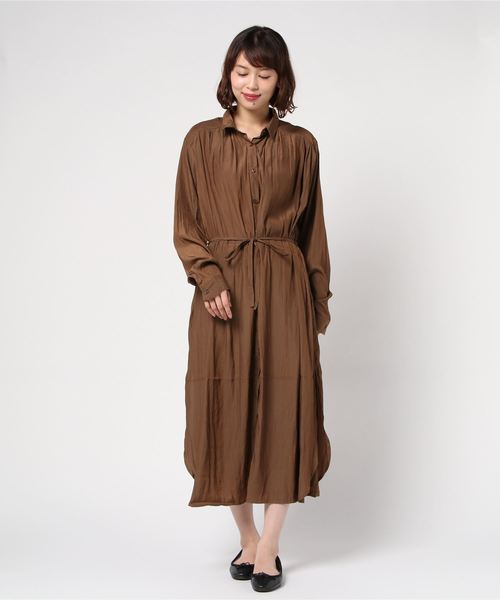 Libby&Rose（リビーアンドローズ）の「プリーツシャツワンピース（ワンピース・レディース・グレイッシュベージュ/ブラック/ブラウン/カーキ・FREE）」の8枚目の写真