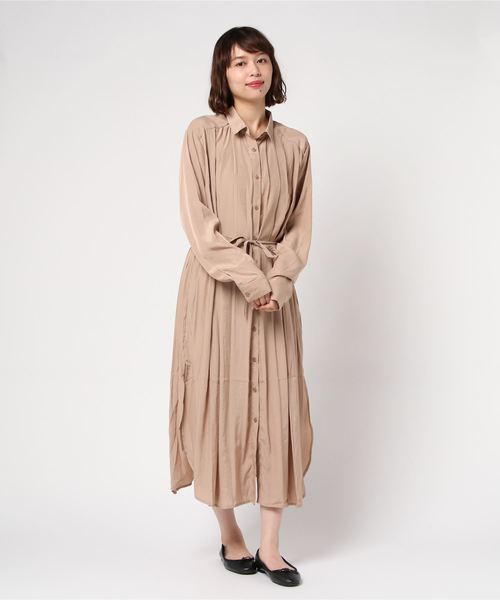 Libby&Rose（リビーアンドローズ）の「プリーツシャツワンピース（ワンピース・レディース・グレイッシュベージュ/ブラック/ブラウン/カーキ・FREE）」の9枚目の写真