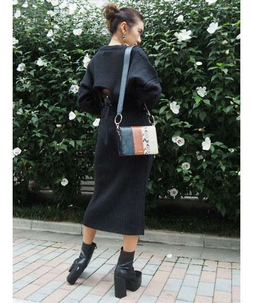 EVRIS（エヴリス）の「パイソンブロッキングスクエアショルダーBAG（ショルダーバッグ・レディース・ブルー/ブラウン・FREE）」の4枚目の写真