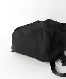 LORINZA ロリンザ　バックパック　ブラック　ポーチ付属 LORINZA（ロリンザ）の「LORINZA Peach Skin Fidlock Backpack