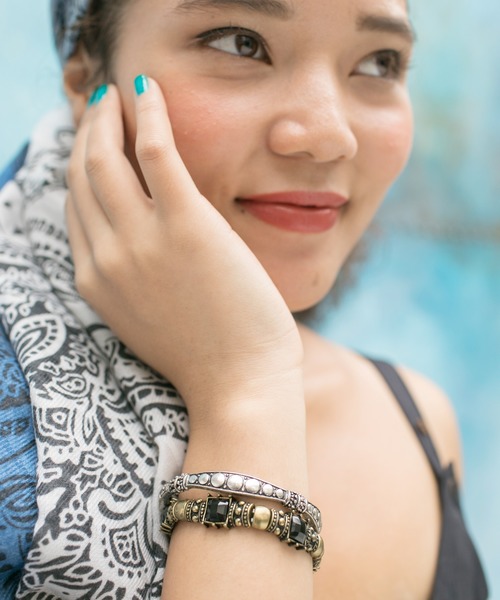 チャイハネ（チャイハネ）の「【チャイハネ】バングル風メタルブレスレット（バングル/リストバンド・レディース・シルバー/ゴールド・FREE）」の6枚目の写真