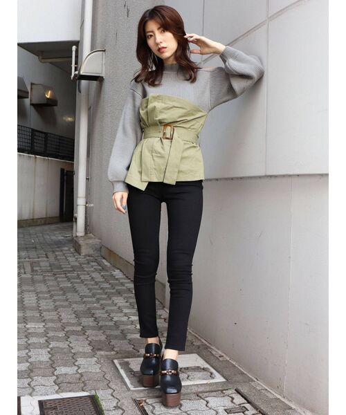 MURUA（ムルーア）の「JET BLACK SKINNY（デニムパンツ・レディース・ブラック・1/2/0）」の6枚目の写真