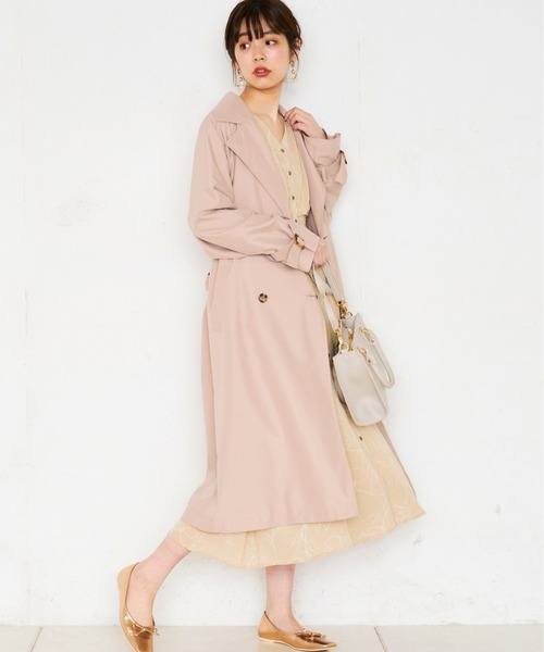 natural couture(ナチュラルクチュール)の「【WEB限定カラー有り】ラグラントレンチコート(トレンチコート・レディース・ベージュ/カーキ/ピンクベージュ/グレイッシュベージュ・FREE)」の4枚目の写真