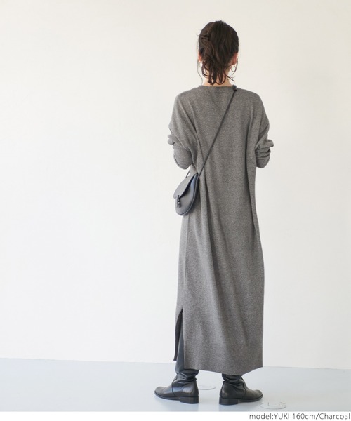 coca(coca)(コカ)の「クルーネックニットワンピース(ワンピース・レディース・チャコールグレー/ベージュ・ONE SIZE)」の10枚目の写真