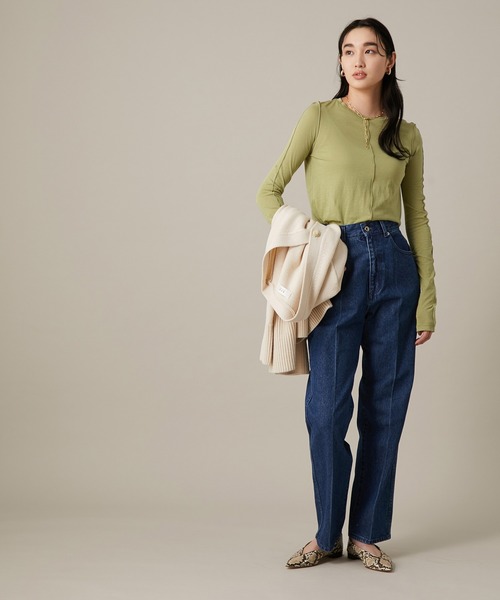 ADAM ET ROPE'（アダムエロペ）の「クルーネックシアーロンT（Tシャツ/カットソー・レディース・ブラック/オフホワイト/ライトグリーン・FREE）」の12枚目の写真