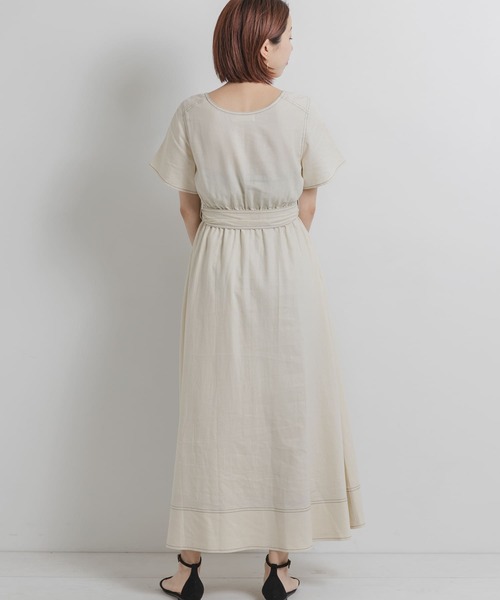 URBAN RESEARCH Sonny Label（アーバンリサーチサニーレーベル）の「スクエアネックリネンワンピース（ワンピース・レディース・ネイビー/オフホワイト/スミクロ・FREE）」の20枚目の写真