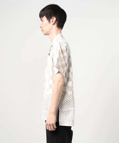 OURET(オーレット)の「60コットンサテンムラ染めチェッカー 切替オープンカラー半袖シャツ(シャツ/ブラウス・メンズ・ブラック/パープル/グレー/カーキ・2/1)」の16枚目の写真