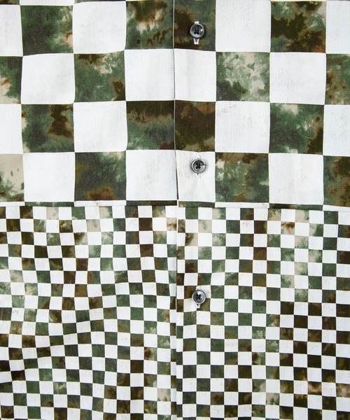 OURET(オーレット)の「60コットンサテンムラ染めチェッカー 切替オープンカラー半袖シャツ(シャツ/ブラウス・メンズ・ブラック/パープル/グレー/カーキ・2/1)」の6枚目の写真