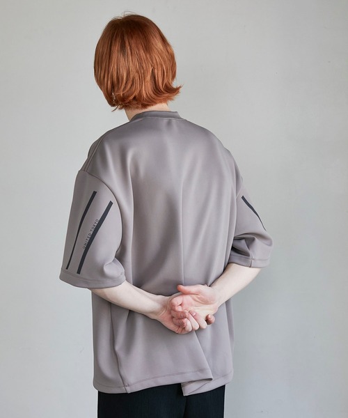 UNITED TOKYO（ユナイテッドトウキョウ）の「ラインプリントオーバーサイズTEE（Tシャツ/カットソー・メンズ・ホワイト/ブラック/ベージュ・1）」の11枚目の写真