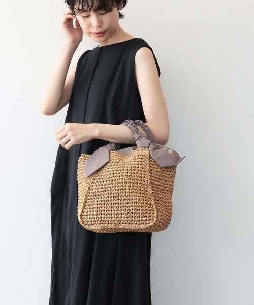 Three Four Time（ｽﾘｰﾌｫｰﾀｲﾑ）の「さがりリボン手編みトート（かごバッグ・レディース・グリーン/マスタード/グレー/ブラック・FREE）」の3枚目の写真