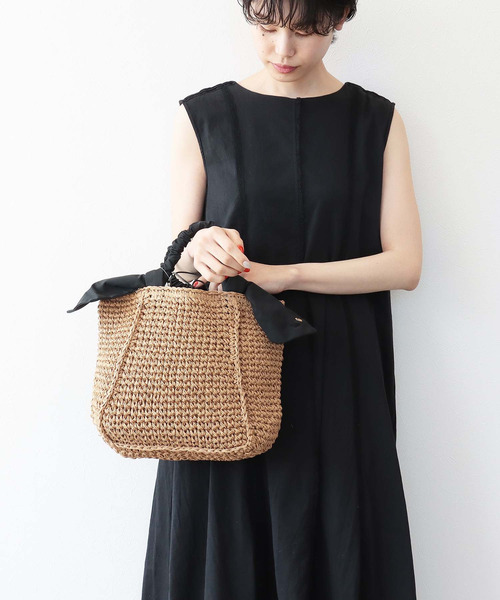 Three Four Time（ｽﾘｰﾌｫｰﾀｲﾑ）の「さがりリボン手編みトート（かごバッグ・レディース・グリーン/マスタード/グレー/ブラック・FREE）」の2枚目の写真