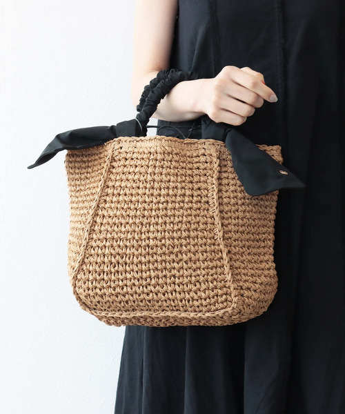 Three Four Time（ｽﾘｰﾌｫｰﾀｲﾑ）の「さがりリボン手編みトート（かごバッグ・レディース・グリーン/マスタード/グレー/ブラック・FREE）」の20枚目の写真