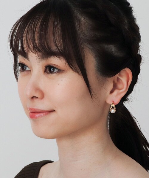 COCOSHNIK(ココシュニック)の「K18パール ダブルアーム フープピアス(ピアス(両耳用)・レディース・シルバー系・00)」の7枚目の写真