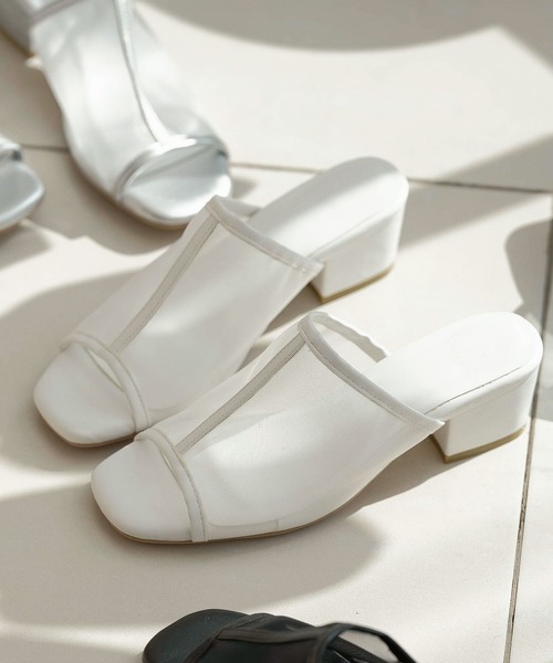 KOBE LETTUCE（コウベレタス）の「センターシームシアーサンダル（サンダル・レディース・ホワイト/ベージュ/ブラック/ブルー/シルバー・S/LL/M/L）」の2枚目の写真