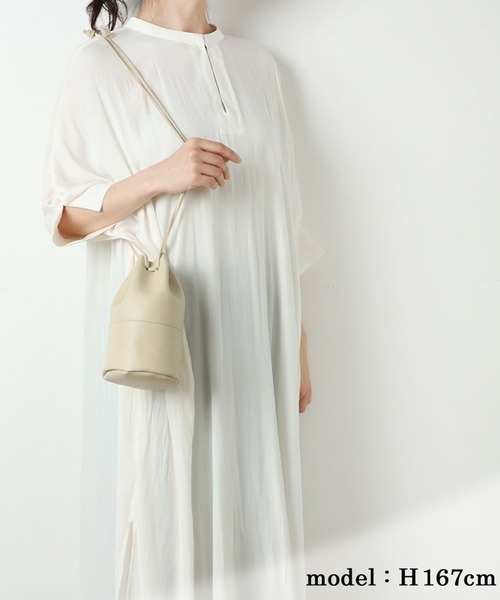 MOHI（モヒ）の「MOHI / GU-901 / バケツ型巾着ミニバッグ（ショルダーバッグ・レディース・シルバー/キャメル/ブラック/ライトベージュ・FREE）」の3枚目の写真