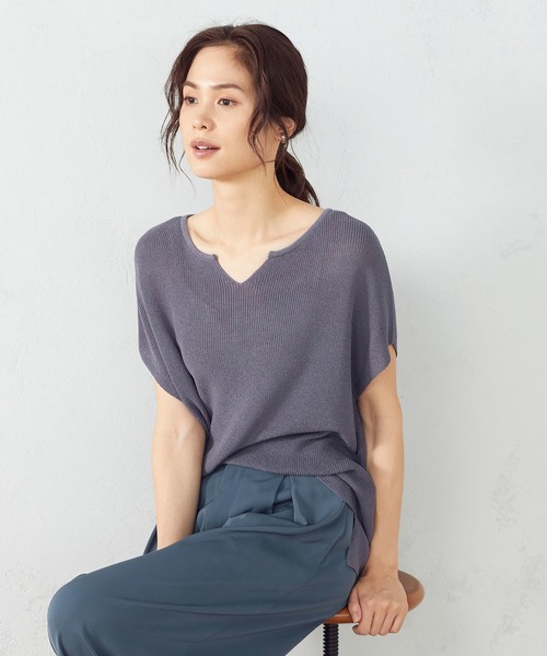 COMME CA ISM（コムサイズム）の「リネン混キーネックプルオーバー（ニット/セーター・レディース・ライトグレー/ダークブラウン/ブルー/ワイン・MEDIUM/LARGE）」の3枚目の写真