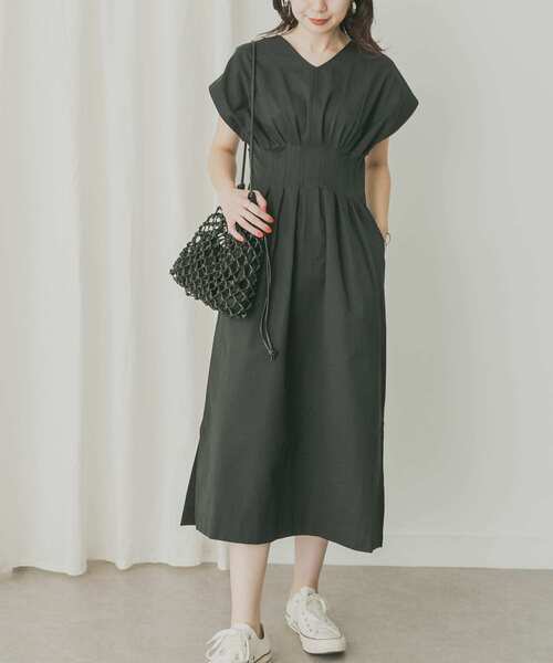 KBF+（ケービーエフプラス）の「KBF+　ウエストタックフレンチワンピース（ワンピース・レディース・ベージュ系その他/ブラック/パープル・ONE）」の2枚目の写真