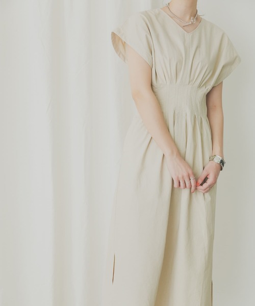 KBF+（ケービーエフプラス）の「KBF+　ウエストタックフレンチワンピース（ワンピース・レディース・ベージュ系その他/ブラック/パープル・ONE）」の5枚目の写真