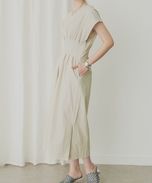 KBF+（ケービーエフプラス）の「KBF+　ウエストタックフレンチワンピース（ワンピース・レディース・ベージュ系その他/ブラック/パープル・ONE）」の6枚目の写真