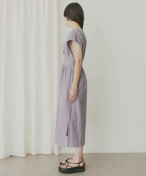KBF+（ケービーエフプラス）の「KBF+　ウエストタックフレンチワンピース（ワンピース・レディース・ベージュ系その他/ブラック/パープル・ONE）」の17枚目の写真