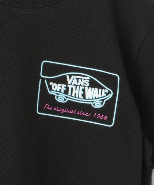 VANS（バンズ）の「【VANS(ヴァンズ)】ロゴＴ(KIDS)（Tシャツ/カットソー・キッズ・ブラック/オフホワイト/オレンジ・MEDIUM/LARGE/X-LARGE/XX-LARGE）」の7枚目の写真