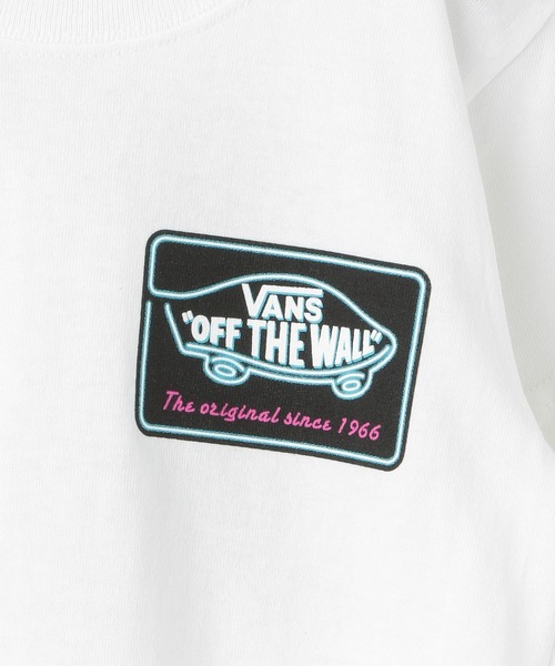 VANS（バンズ）の「【VANS(ヴァンズ)】ロゴＴ(KIDS)（Tシャツ/カットソー・キッズ・ブラック/オフホワイト/オレンジ・MEDIUM/LARGE/X-LARGE/XX-LARGE）」の15枚目の写真