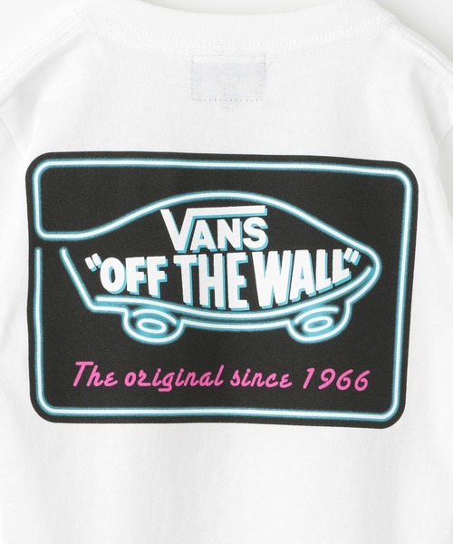 VANS（バンズ）の「【VANS(ヴァンズ)】ロゴＴ(KIDS)（Tシャツ/カットソー・キッズ・ブラック/オフホワイト/オレンジ・MEDIUM/LARGE/X-LARGE/XX-LARGE）」の18枚目の写真