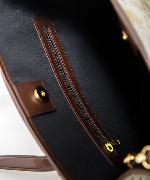 AS KNOW AS PINKY（アズノゥアズピンキー）の「パイピングジャカード縦長トート（トートバッグ・レディース・アイボリー/ブラウン系・FREE）」の7枚目の写真