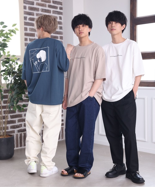 ACE SHOP（エースショップ）の「エモタバコガールプリントTシャツ【ファッション系YouTuberめんくろ。コラボ】（Tシャツ/カットソー・メンズ・ホワイト/ブルー/ベージュ・FREE）」の5枚目の写真