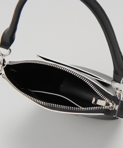 JEANASIS（ジーナシス）の「キリカエミニショルダー/214640（ショルダーバッグ・レディース・ホワイト/ブラック/シルバー/ブルー/グリーン・FREE）」の17枚目の写真