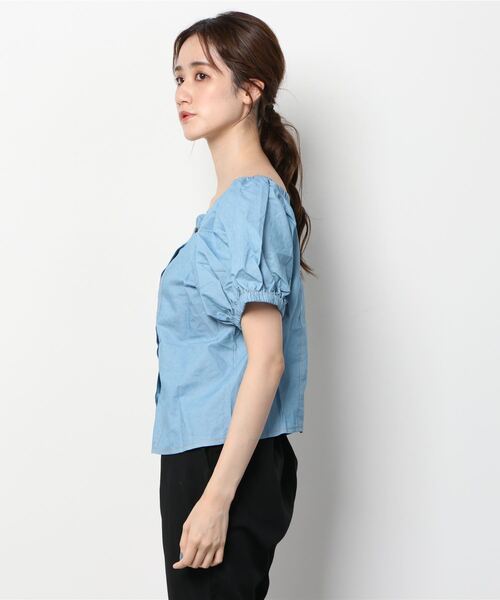 WEGO（ウィゴー）の「WEGO/デニムパフスリーブブラウス（シャツ/ブラウス・レディース・ブルー・FREE）」の2枚目の写真