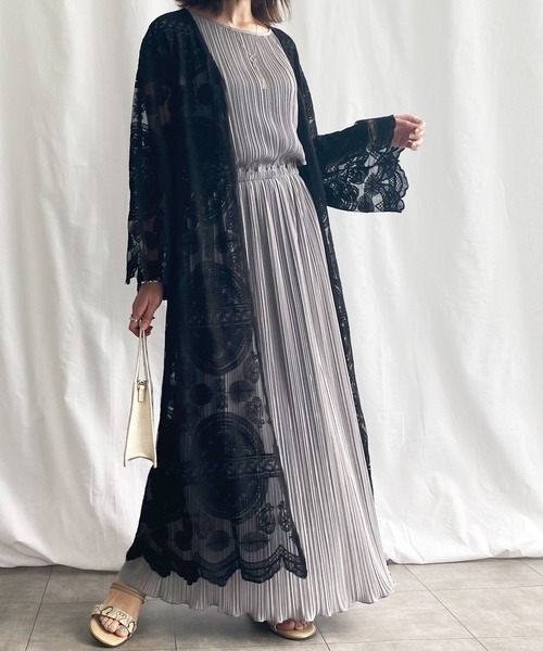GeeRA(ジーラ)の「パネルレースガウン(ベスト・レディース・ブラック/オフホワイト・LARGE/MEDIUM)」の4枚目の写真