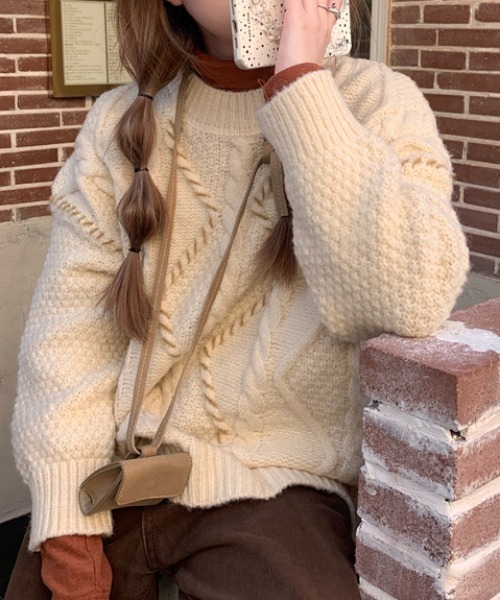 ABITOKYO（アビトーキョー）の「ハンドステッチ風ケーブルニットプルオーバー（ニット/セーター・レディース・ベージュ/グリーン/パープル/レッド/オレンジ・FREE）」の10枚目の写真