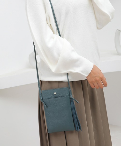 Ungrid（アングリッド）の「【Ungrid/アングリッド】牛革天然石ブローチタッセル　マルチポシェット（ショルダーバッグ・レディース・カーキ/ベージュ/グレー/ミント/ダークグリーン/ライトグリーン/ダークブルー/ターコイズブルー/ベージュ系その他/ブラック/オリーブ/ワイン/ピンク/キャメル/マスタード/アイボリー/ブルー系その他・FREE）」の13枚目の写真