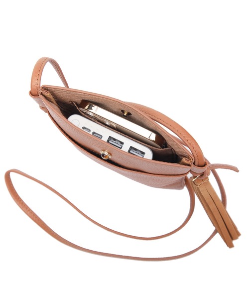 Ungrid（アングリッド）の「【Ungrid/アングリッド】牛革天然石ブローチタッセル　マルチポシェット（ショルダーバッグ・レディース・カーキ/ベージュ/グレー/ミント/ダークグリーン/ライトグリーン/ダークブルー/ターコイズブルー/ベージュ系その他/ブラック/オリーブ/ワイン/ピンク/キャメル/マスタード/アイボリー/ブルー系その他・FREE）」の18枚目の写真