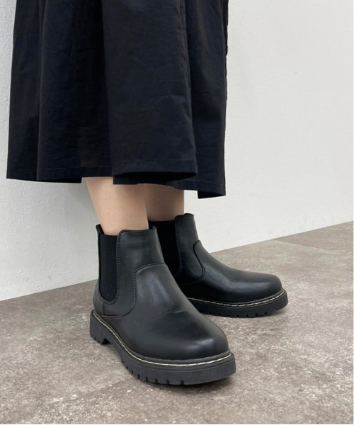 apres jour mignon（アプレジュールミニョン）の「サイドゴアショートブーツ【ZOZOTOWN限定アイテム】（ブーツ・レディース・ブラック・SMALL/MEDIUM/LARGE/X-LARGE）」の4枚目の写真