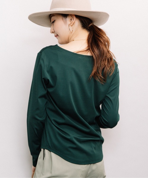 ELVENCE DEUX（エルベンスドゥ）の「ツヤアリＶネックＰＯ（Tシャツ/カットソー・レディース・ブラック/ブラウン/オフホワイト/グリーン・MEDIUM/LARGE）」の10枚目の写真