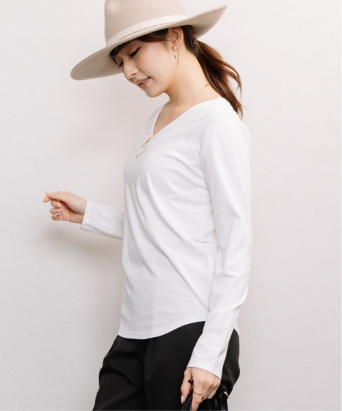 ELVENCE DEUX（エルベンスドゥ）の「ツヤアリＶネックＰＯ（Tシャツ/カットソー・レディース・ブラック/ブラウン/オフホワイト/グリーン・MEDIUM/LARGE）」の12枚目の写真