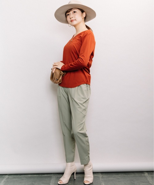 ELVENCE DEUX（エルベンスドゥ）の「ツヤアリＶネックＰＯ（Tシャツ/カットソー・レディース・ブラック/ブラウン/オフホワイト/グリーン・MEDIUM/LARGE）」の21枚目の写真