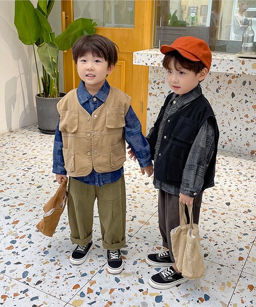 aimoha(アイモハ)の「【aimoha-KIDS-】【新作】韓国子供服 ビッグポケットアメカジワークベスト(ベスト・キッズ・ブラック/ベージュ・90/100/110/120/130/140)」の1枚目の写真