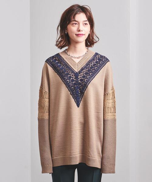 EZUMi（エズミ）の「＜EZUMi（エズミ）＞レース コンビ Vネック ニット（ニット/セーター・レディース・ベージュ/ネイビー・FREE）」の3枚目の写真