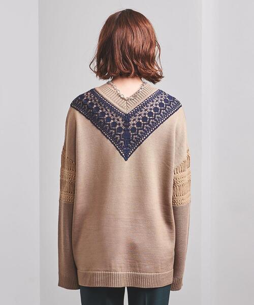 EZUMi（エズミ）の「＜EZUMi（エズミ）＞レース コンビ Vネック ニット（ニット/セーター・レディース・ベージュ/ネイビー・FREE）」の5枚目の写真