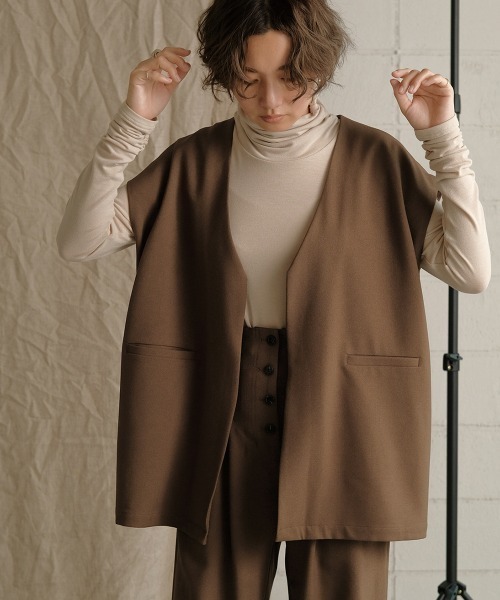 Bab（バブ）の「【WEB限定】カラーレスベスト / セットアップ（ベスト・レディース・ベージュ/ブラウン/カーキ・M）」の2枚目の写真