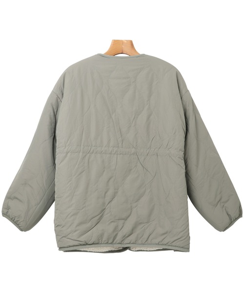 andme（アンドミー）の「2wayリバーシブルノーカラーボア コート（ノーカラーコート・レディース・ブラック/アイボリー/ライトカーキ・M）」の6枚目の写真